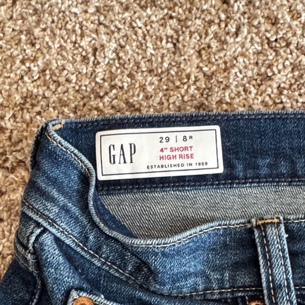 Gap 4” High Rise Denim Shorts - Picture 2 of 3